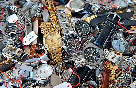 CBP officers seize nearly $7 million worth of fake Cartier jewelry and  Rolex watches | CNN