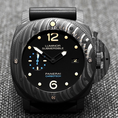 Hands-On Review: Panerai Luminor Submersible 1950 Carbotech 3 Days ...